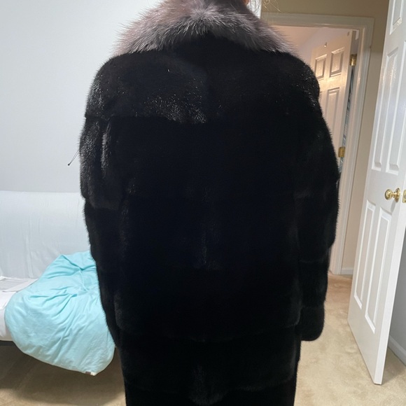 Authentic Mink Fur Coat (brand new) - Picture 3 of 3